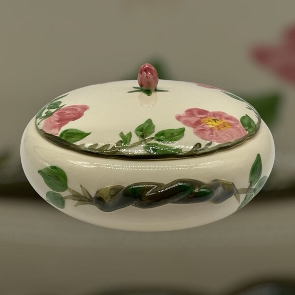 Desert Rose VTG Round Covered Vegetable Dish From Franciscan Ware with Handles - Picture 5 of 15